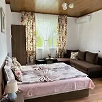 за гости - къща тончеви 게스트하우스 3*