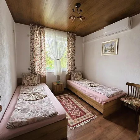 Maison d'hôtes за гости - къща тончеви 3*