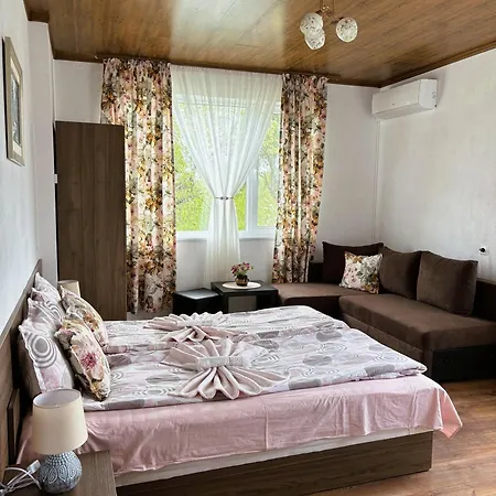 за гости - къща тончеви Guest house 3*