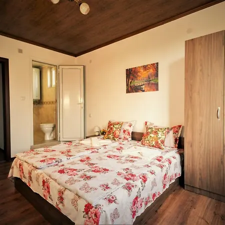 за гости - къща тончеви Guest house Kalofer