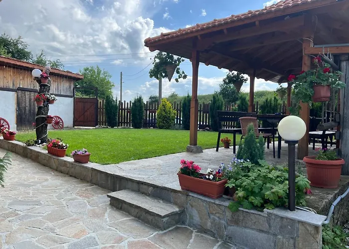 за гости - къща тончеви 3*