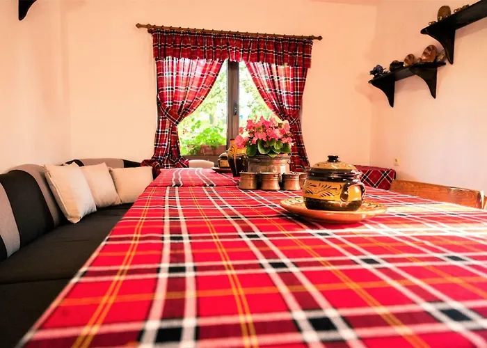 за гости - къща тончеви 3*